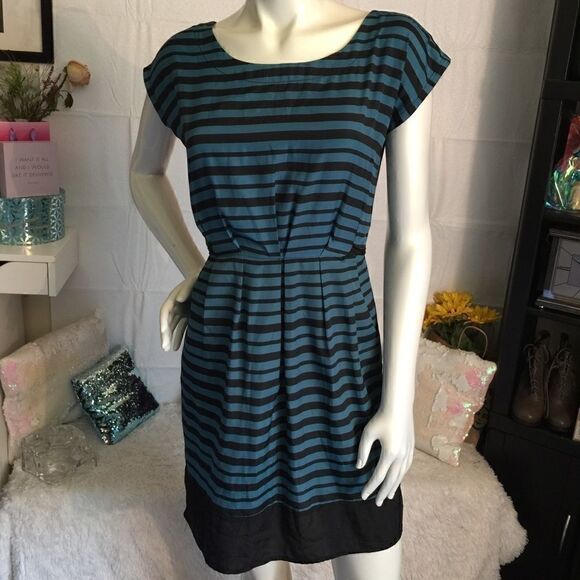 BeBop Lite Weight pleated Pocket Dress! Cute! - Picture 2 of 6
